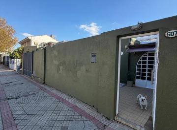 Casa · 438m² · 6 Ambientes · 1 Cochera · Importante Lote en Esquina, en Excelente Barrio. Ideal Inversión!
