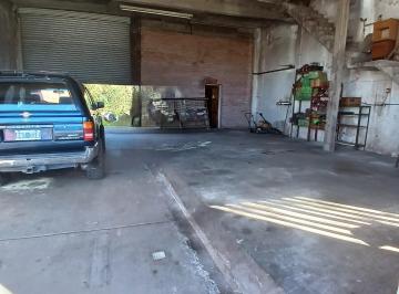 Bodega-Galpón · 172m² · Galpon en Venta Sobre Lote de 440 m² Colon 6450