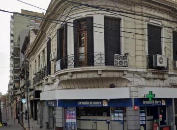 Local comercial · 102m² · Alquiler Esquina Sobre Av Rivadavia Al 6100, Unica en La Zona!