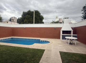 Casa · 250m² · 6 Ambientes · 4 Cocheras · Casa en Venta 5 Dorm. - B° Alto Verde con Escritura