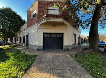 Terreno · 204m² · 4 Ambientes · 2 Cocheras · Terreno en Venta en Martínez