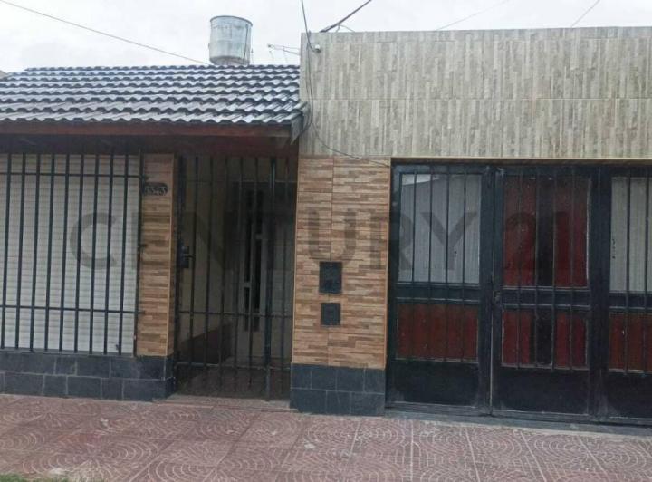 Casa en venta en Ludueña · 6 ambientes