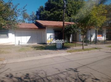 Casa de 5 ambientes, Córdoba · Casa en Alquiler - Bº Granja de Funes - 3 Dorm, Pileta, Quincho con Asador y Jardin