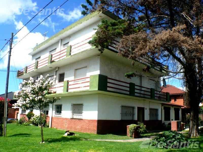 Departamento 2 ambientes en 2do piso con balcón