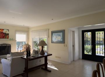 Casa · 170m² · 5 Ambientes · 3 Cocheras · Casa en Venta Laguna del Sol 3 Dorm..