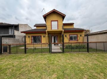 Casa · 121m² · 3 Ambientes · 4 Cocheras · Venta Dos Duplex 2 Ambientes Barrio La Cautiva Pte Derqui Pilar Igual o Mayor Valor