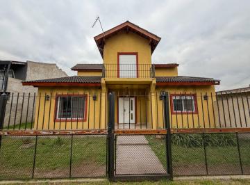 Casa · 121m² · 3 Ambientes · 4 Cocheras · Venta Casa Barrio La Cautiva Pte: Derqui Pilar Igual o Mayor Valor