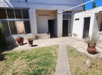 Casa · 223m² · 3 Dormitorios · 1 Cochera · Venta Casa 3 Dor + Depto 2 Dor - Barrio Colón - Escritura