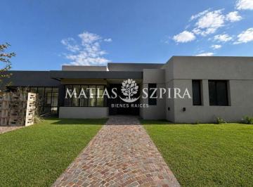 Casa · 157m² · 4 Ambientes · Propiedad en Venta de Cuatro Ambientes Lomas de San Francisco