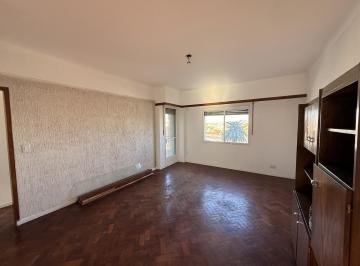 Departamento · 85m² · 3 Ambientes · Departamento 3 Ambientes en Alquiler en Parque Chacabuco con Balcón Al Frente