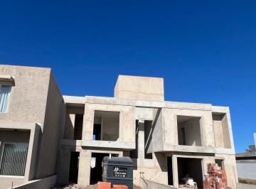 Casa de 4 ambientes, Córdoba · Inversión en Pozo - Venta Dúplex Docta Av - 3 Dorm 3 Baños