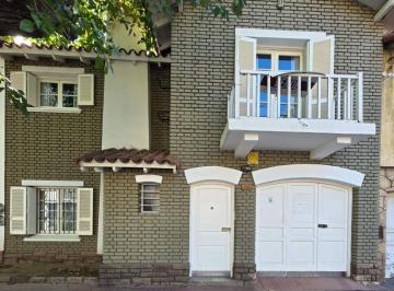 Casa de 6 ambientes, Godoy Cruz · Casa en Venta 4 Dorm. con Calefacción Central y Patio