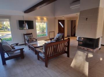 Casa · 158m² · 4 Ambientes · 2 Cocheras · Casa en Alquiler 4 Ambientes en Campo Chico Country Club