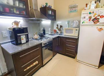 Casa · 170m² · 4 Ambientes · 1 Cochera · Venta 2casas/multifamiliar/ideal Inversor Banfield