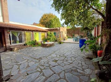 Casa · 198m² · 5 Ambientes · 2 Cocheras · Casa en Venta - Lomas La Merced - Beccar - 4 Dorm. - Jardín - Quincho - Pileta