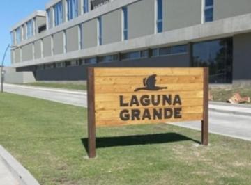 ACCESO AL BARRIO · Venta Terreno en Laguna Grande Central con Doble Acceso
