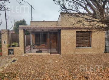 Casa · 170m² · 5 Ambientes · Alem Propiedades | casa en Temperley | 3 Dorm