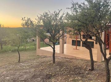 Casa · 120m² · 4 Ambientes · 1 Cochera · Casa en Traslasierra