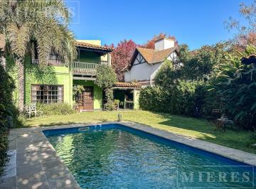 Casa · 202m² · 5 Ambientes · 3 Cocheras · Gran Casa de 5 Ambientes Ubicada en El Tradicional Barrio Pagliettini, en Victoria en Venta