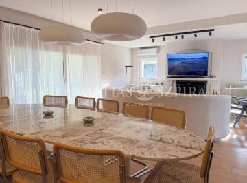 Casa · 340m² · 6 Ambientes · 2 Cocheras · Nueva Propiedad en Campos de Alvarez 6 Ambientes!