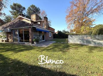 Casa · 188m² · 5 Ambientes · 1 Cochera · Casa en Venta en Mapuche Country Club, Pilar, G. B. a. Zona Norte