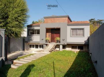 Casa · 235m² · 7 Ambientes · 1 Cochera · Casa en Venta en Pleno Centro de Presidente Derqui