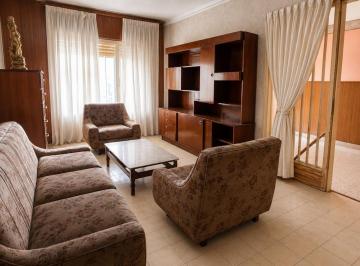 Casa · 148m² · 8 Ambientes · Venta Casa + Dep en B° Jardin