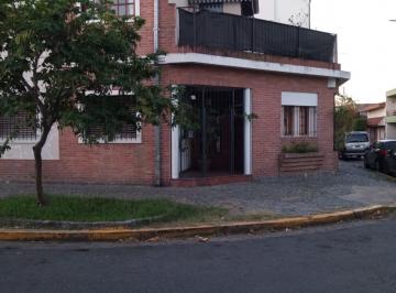 Casa · 265m² · 6 Ambientes · 1 Cochera · Casa en Velez Sarsfield