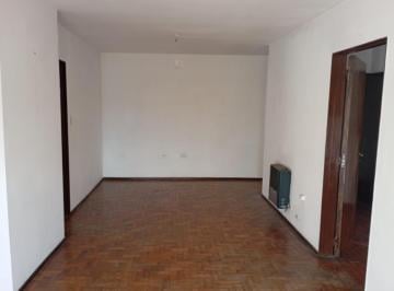 Departamento · 130m² · 8 Ambientes · 1 Cochera · Departamento en Centro