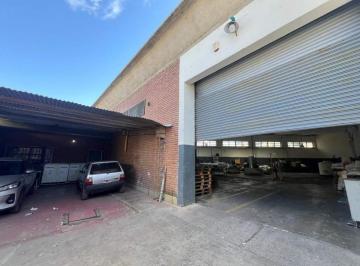 Bodega-Galpón · 558ha · Depósito de 558 m Sobre Gral Manuel Savio. Luz y Gas. Oficinas Baños y Vestuarios!