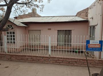 Casa · 210m² · 3 Ambientes · 2 Cocheras · Vendo Casa de 2 Dorm..
