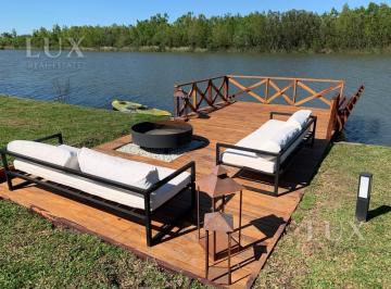 Casa · 970m² · 6 Ambientes · 2 Cocheras · Casa con Vista Al Lago en Muelles - Alquiler Anual