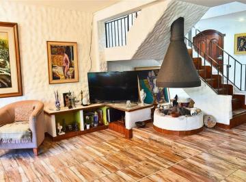 PH · 71m² · 6 Ambientes · 1 Cochera · PH Tipo Casa 5 Amb. Floresta C/cochera S/expensas