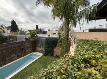 Casa · 180m² · 3 Ambientes · 1 Cochera · Casa en Alquiler Quilmes Centro
