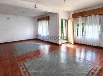 Casa · 170m² · 4 Ambientes · 3 Cocheras · Venta de Casa en Florencio Varela Ideal 2 Familias a 4 Cuadras de Av San Martín y del Trabajo