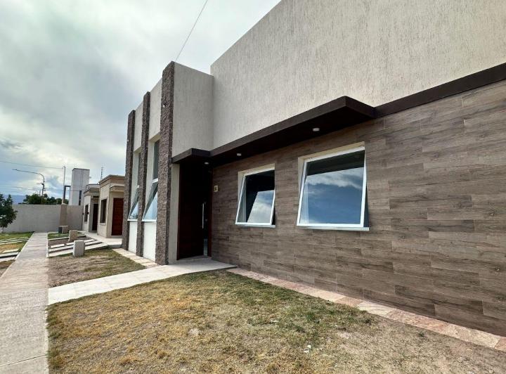Casa · 217m² · 2 Ambientes · 1 Cochera