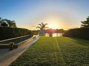 Casa · 440m² · 6 Ambientes · 2 Cocheras · Casa en Venta en Santa Catalina, Villanueva, Tigre