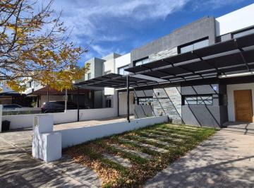 PH de 8 ambientes, Córdoba · Alquiler Duplex en Chacaras del Norte Barrio Privado