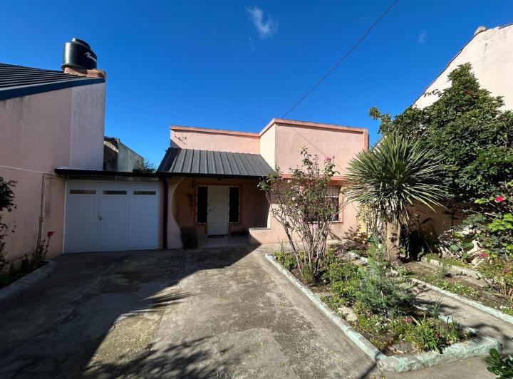 Casa · 160m² · 5 Ambientes · 1 Cochera