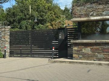 Casa · 220m² · 9 Ambientes · 2 Cocheras · Casa en Venta 3 Dorm en Quintas de Warcalde