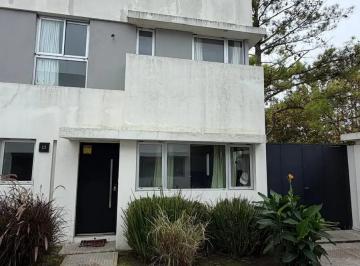 PH · 75m² · 3 Ambientes · 1 Cochera · Duplex PH en Venta en La Plata Gonnet.