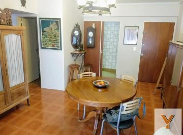 Departamento · 75m² · 3 Ambientes · Departamento en Alquiler - 2 Dorm. 2 Baños - Caballito
