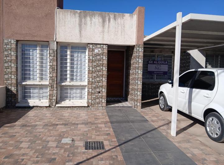 Casa · 57m² · 5 Ambientes · 1 Cochera