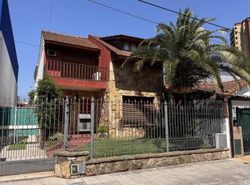 Casa · 210m² · 5 Ambientes · 5 Cocheras · Chalet en 2 Plantas en Temperley Oeste