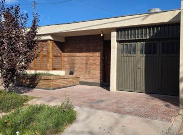 Casa de 7 ambientes, Godoy Cruz · Renato Zanzin/ Sarratea
