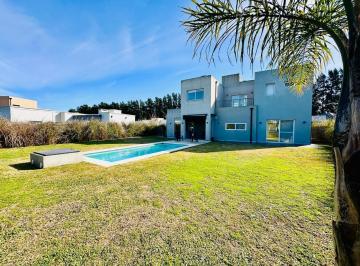 Casa · 200m² · 5 Ambientes · 2 Cocheras · Casa en Venta Barrio Santa Ines Canning