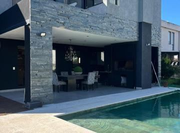 Casa · Hermosa Casa en Alquiler y Venta en Lagoon