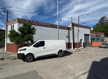 Bodega-Galpón · 560m² · 6 Ambientes · Alquilo Galpón Doble en Alberdi 560 m²