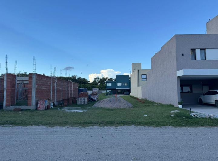 Terreno · 360m² · 12 Ambientes