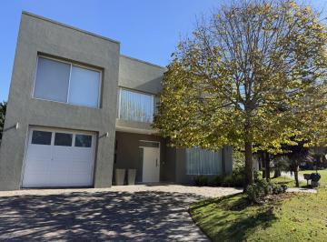 Casa · 280m² · 5 Ambientes · 1 Cochera · Casa en Venta | Terrazas Al Golf | 4 Dorm. en Suite | Seguridad 24hs | Garage